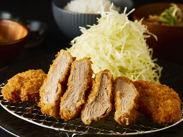 兵庫県産八鹿豚ヒレかつ定食/西宮名塩SA【上り】