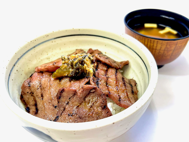 牛たん麦めし丼/菅生PA【上り】
