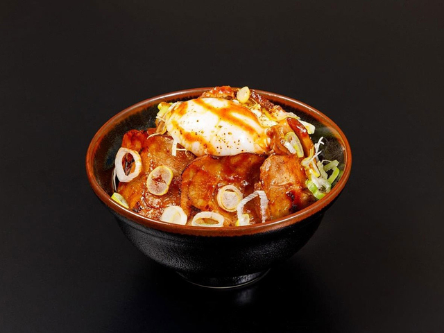 『頂き!』自家製炙りチャーシュー丼(味噌汁付)/有磯海SA【下り】