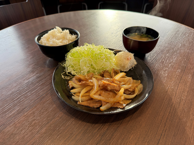 黄金豚(こがねとん)しょうが焼き定食/有珠山SA【上り】