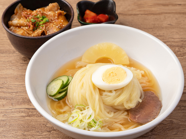 盛岡冷麺・佐助豚のミニみそ焼き丼セット/岩手山SA【上り】